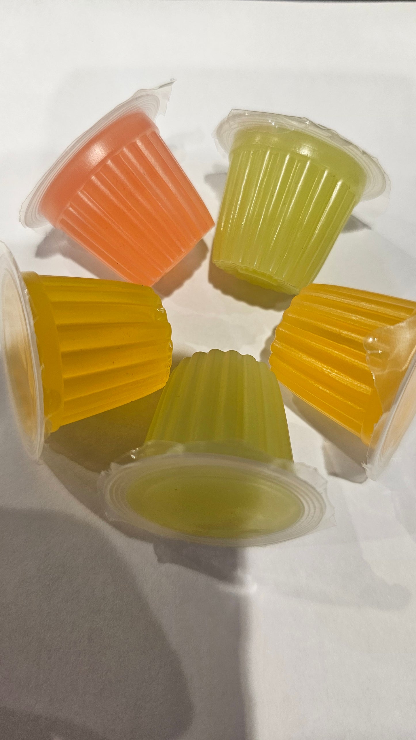 Mixed flavour jelly pots